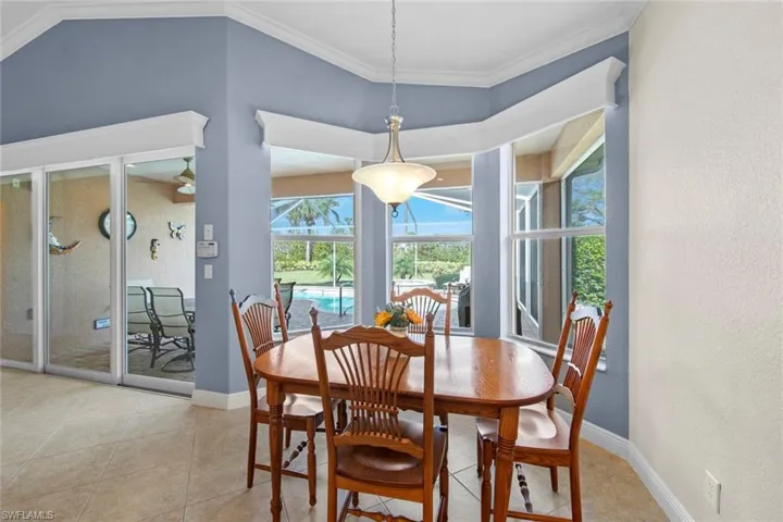 Breakfast area with great view of lanai