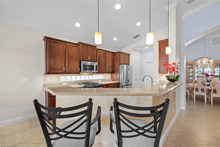 Large breakfast bar