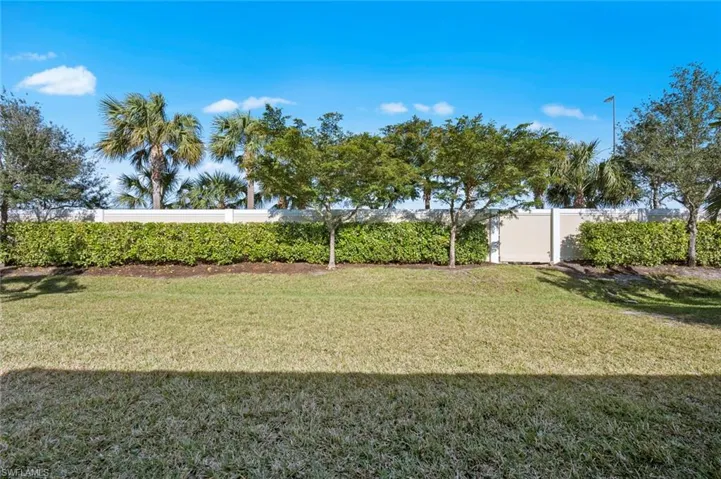 Large back yard just waiting for a custom designed pool
