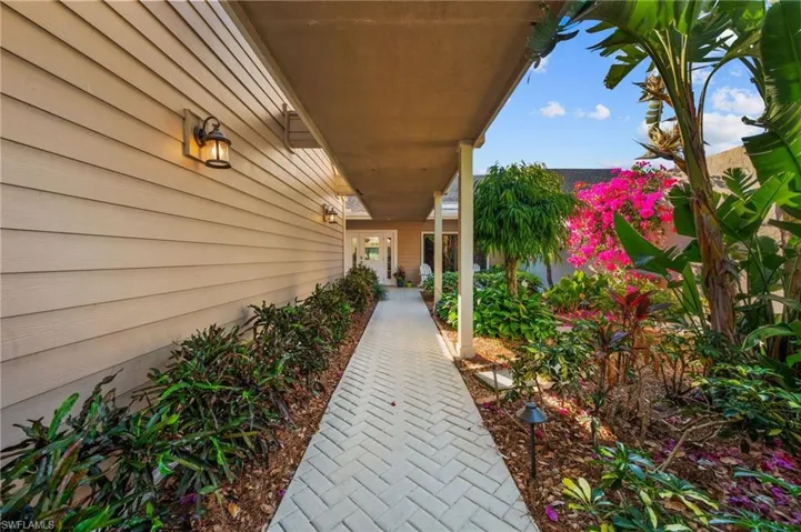 397  Edgemere N WAY, Naples, FL 34105