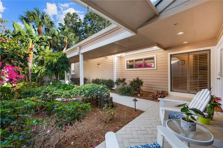 397  Edgemere N WAY, Naples, FL 34105