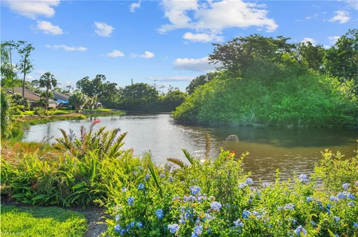 397  Edgemere N WAY, Naples, FL 34105