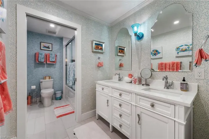 397  Edgemere N WAY, Naples, FL 34105