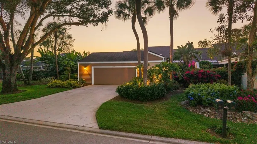 397  Edgemere N WAY, Naples, FL 34105