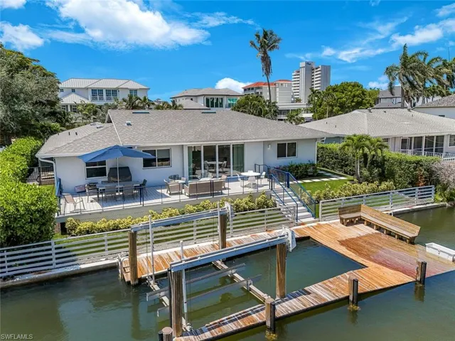 151 Bayview Ave, Naples, Florida 34108