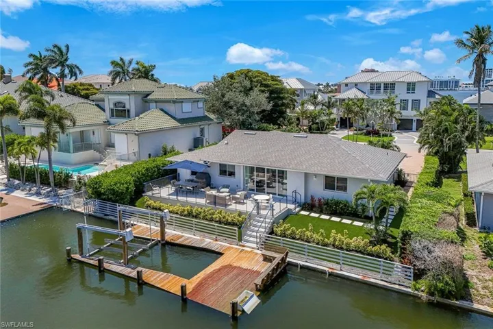 151 Bayview Ave, Naples, Florida 34108