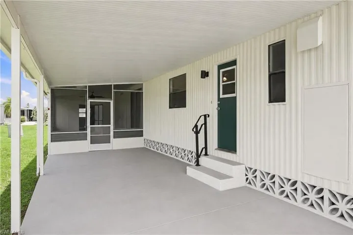 252 Loon Ln, Naples, Florida 34114