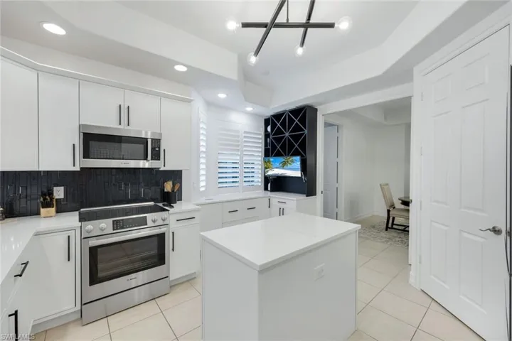 10220 Bellavista Cir 1402, Miromar Lakes, Florida 33913