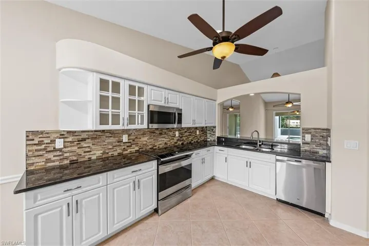 8471 Ibis Cove Cir M677, Naples, Florida 34119