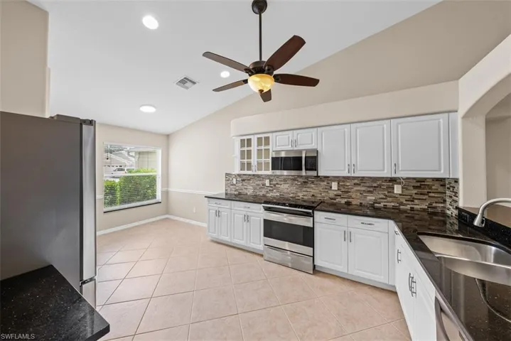 8471 Ibis Cove Cir M677, Naples, Florida 34119