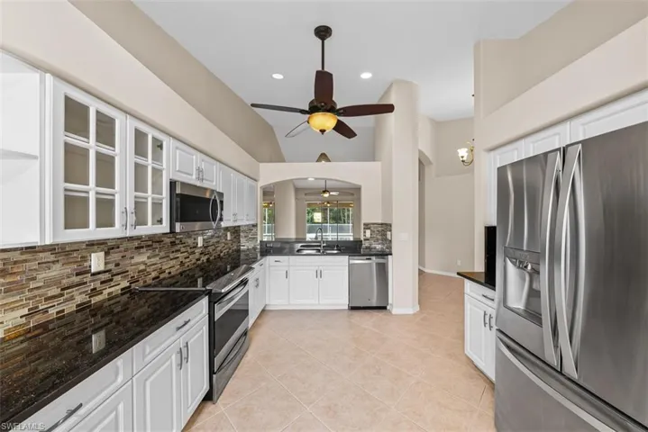 8471 Ibis Cove Cir M677, Naples, Florida 34119
