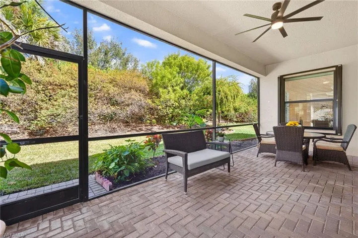 Spacious Lanai