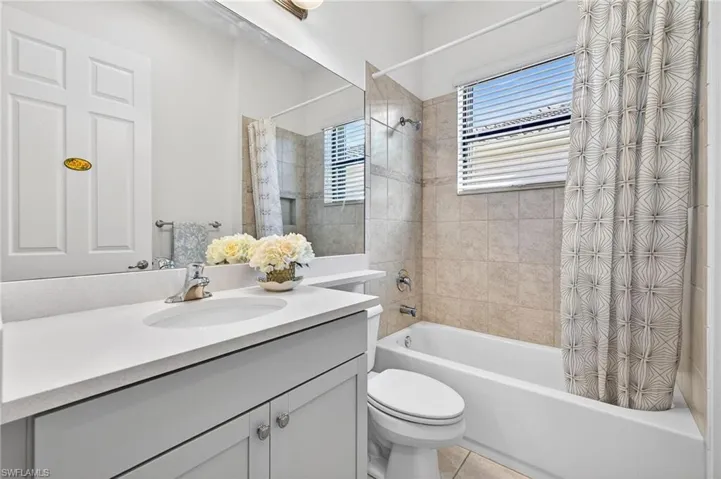 Bathroom #2 - Tub/Shower Combo