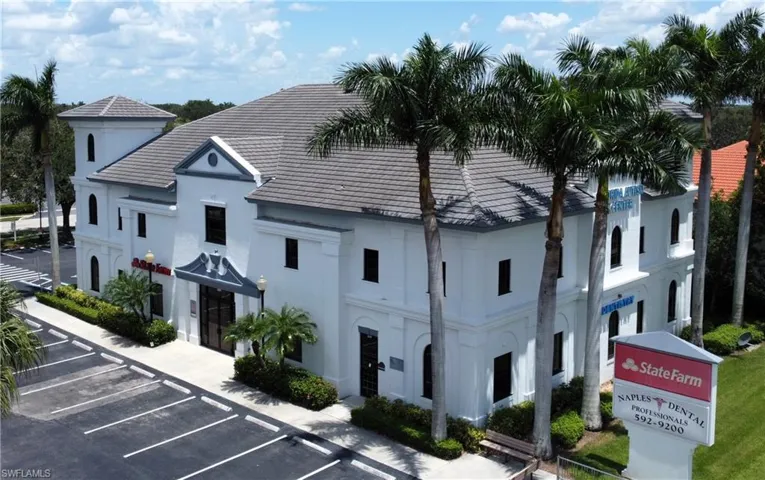 4522  Executive  DR, Naples, FL 34119