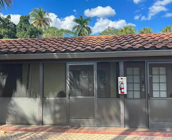 25000  Tamiami E TRL, Naples, FL 34114