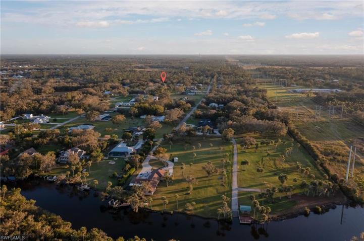 Overview of River Grove Estates and the neighborhood.