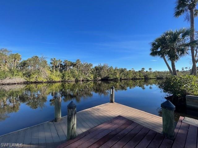 View from the dock facing down the Orange River.....what a beautiful river to paddle down or take a motorboat ride for a relaxing day of fishing.