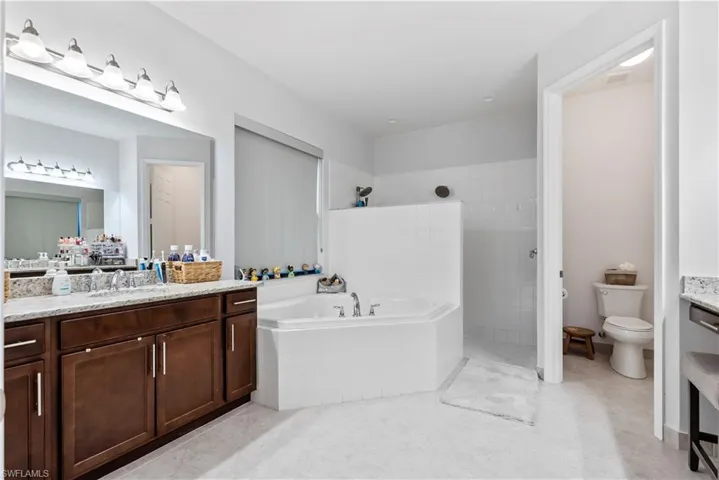 2846  Cinnamon Bay  CIR, Naples, FL 34119