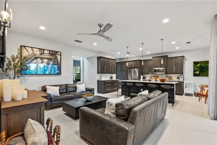 2846  Cinnamon Bay  CIR, Naples, FL 34119