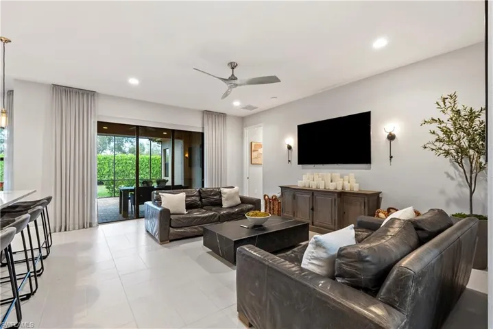 2846  Cinnamon Bay  CIR, Naples, FL 34119