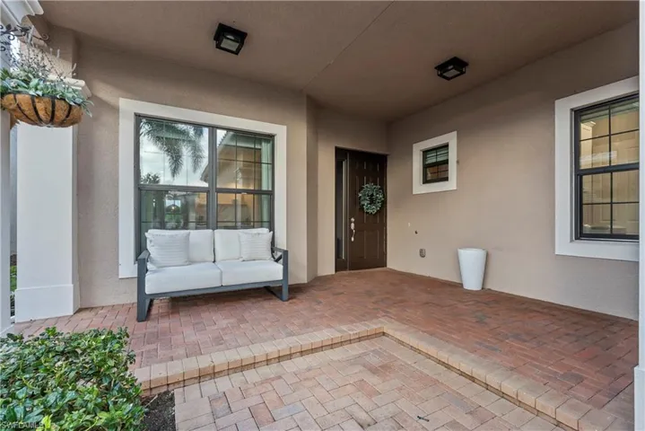 2846  Cinnamon Bay  CIR, Naples, FL 34119