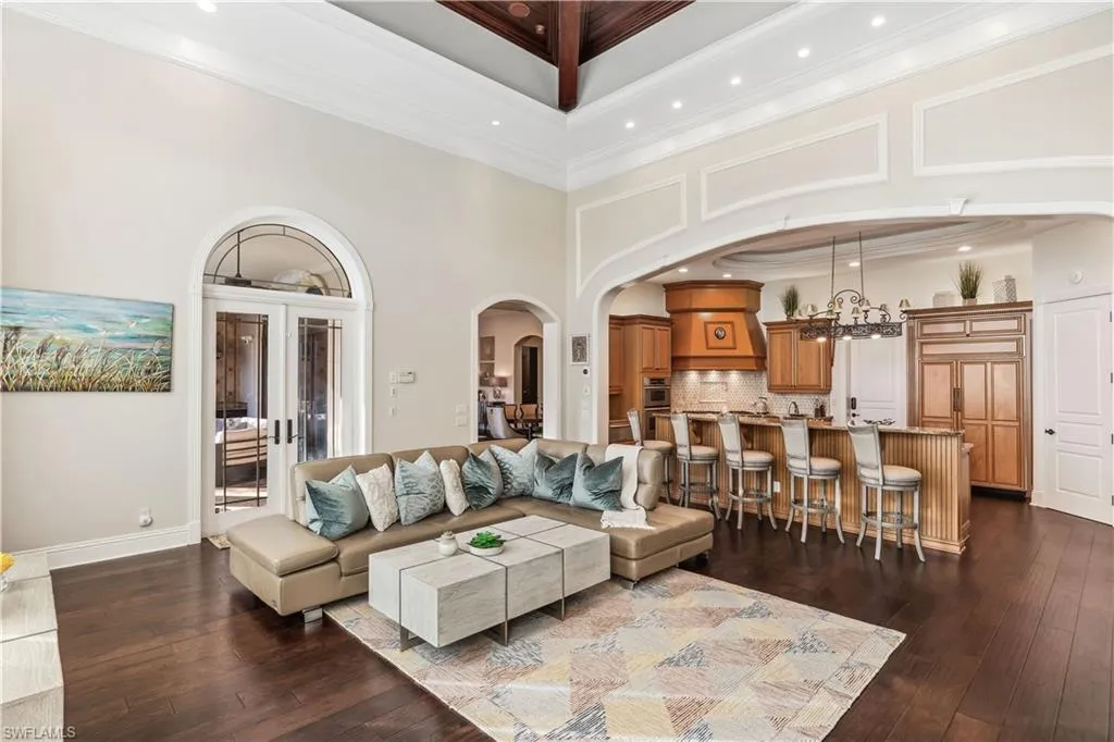 280 Egret AVE, Naples, FL 34108,224101352