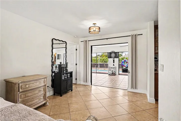 618 Se 11th Pl, Cape Coral, Florida 33990