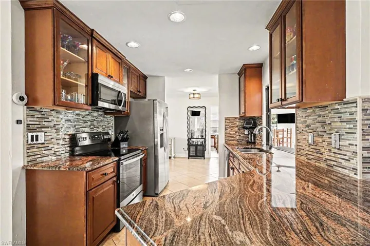 618 Se 11th Pl, Cape Coral, Florida 33990