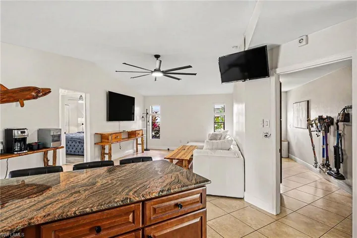 618 Se 11th Pl, Cape Coral, Florida 33990