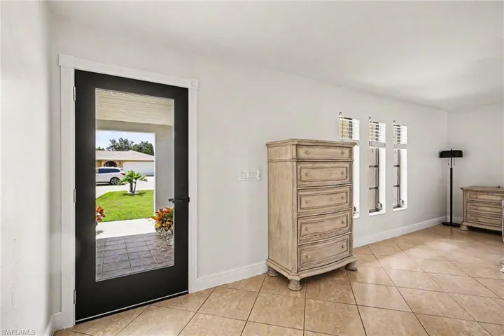618 Se 11th Pl, Cape Coral, Florida 33990