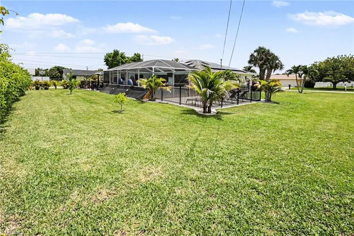 618 Se 11th Pl, Cape Coral, Florida 33990