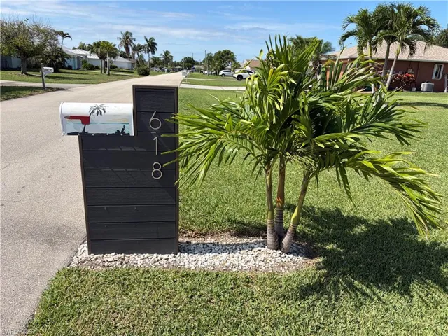 618 Se 11th Pl, Cape Coral, Florida 33990