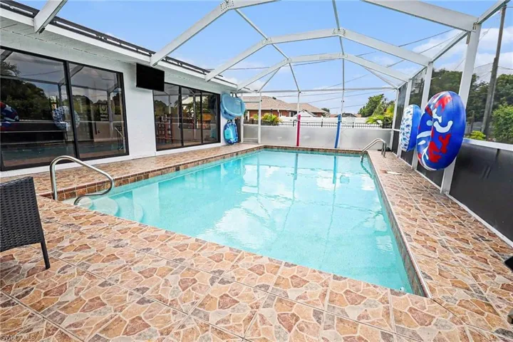 618 Se 11th Pl, Cape Coral, Florida 33990