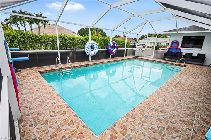 618 Se 11th Pl, Cape Coral, Florida 33990
