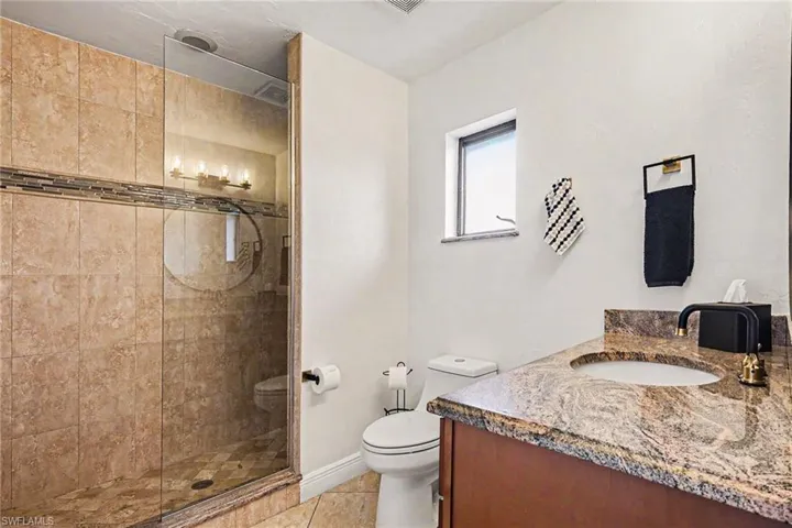 618 Se 11th Pl, Cape Coral, Florida 33990