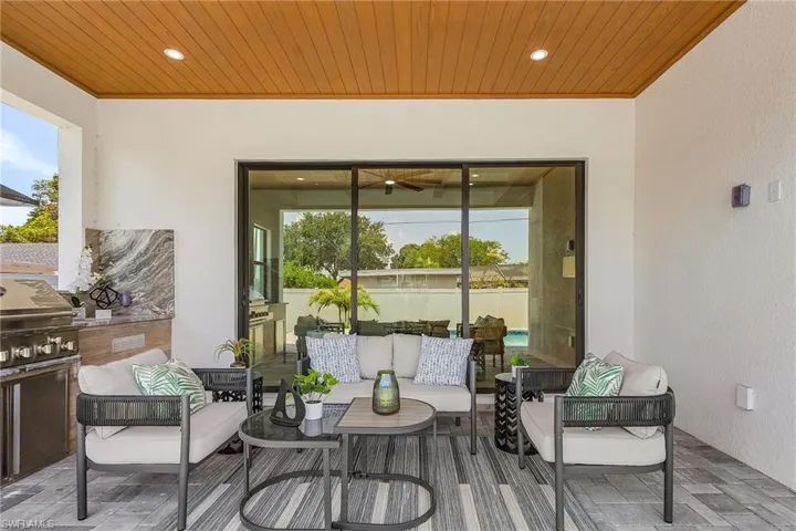 View of patio / terrace with outdoor lounge area