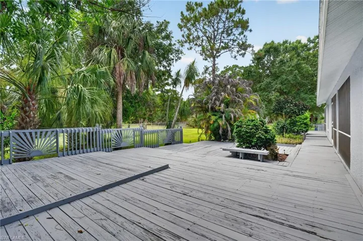 2581 4th Ave Ne, Naples, Florida 34120