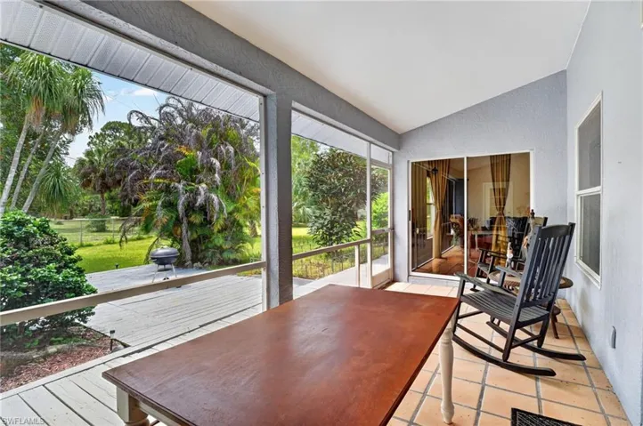 2581 4th Ave Ne, Naples, Florida 34120