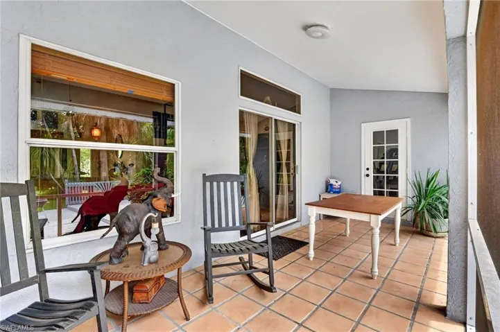 2581 4th Ave Ne, Naples, Florida 34120