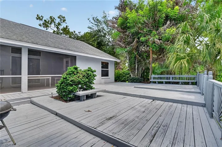 2581 4th Ave Ne, Naples, Florida 34120