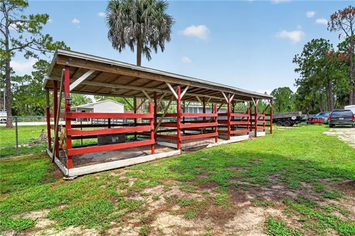 2581 4th Ave Ne, Naples, Florida 34120