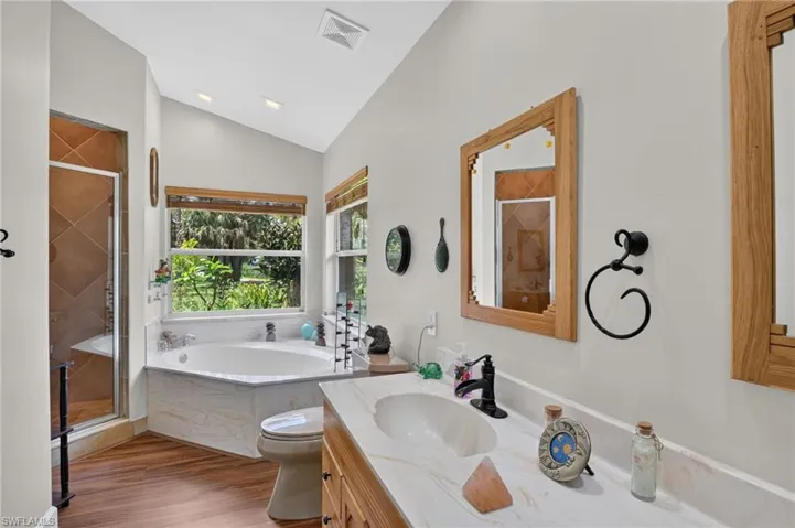 2581 4th Ave Ne, Naples, Florida 34120