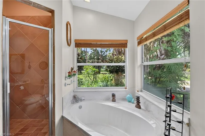 2581 4th Ave Ne, Naples, Florida 34120