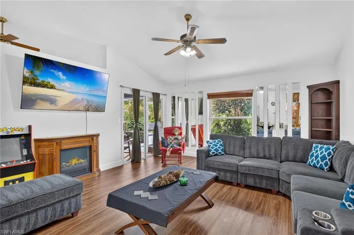 2581 4th Ave Ne, Naples, Florida 34120
