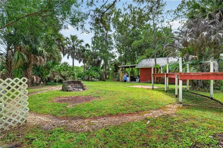 2581 4th Ave Ne, Naples, Florida 34120