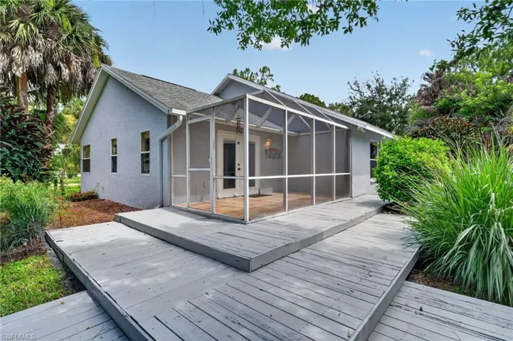 2581 4th Ave Ne, Naples, Florida 34120