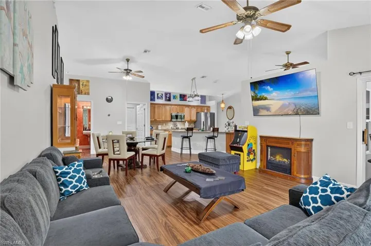 2581 4th Ave Ne, Naples, Florida 34120