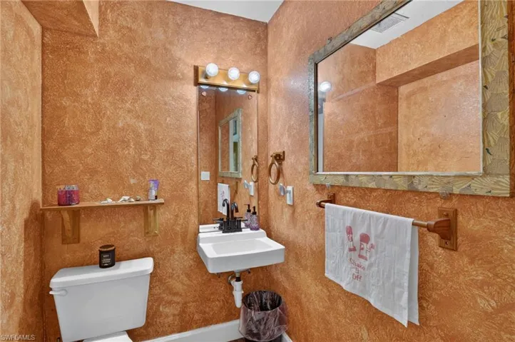 2581 4th Ave Ne, Naples, Florida 34120