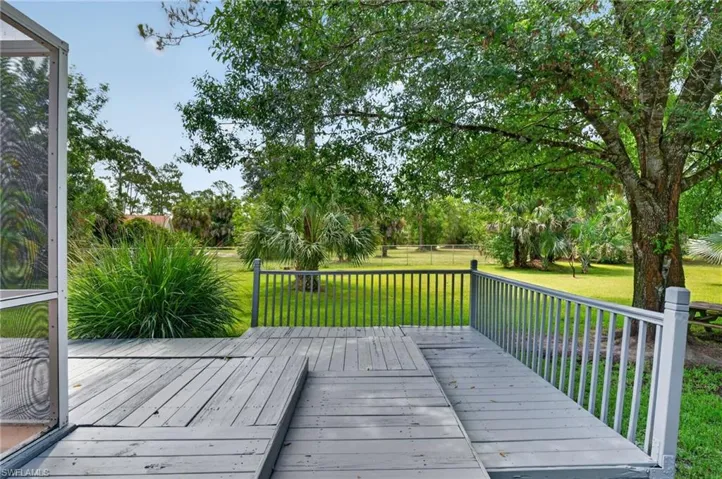 2581 4th Ave Ne, Naples, Florida 34120
