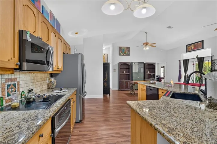 2581 4th Ave Ne, Naples, Florida 34120